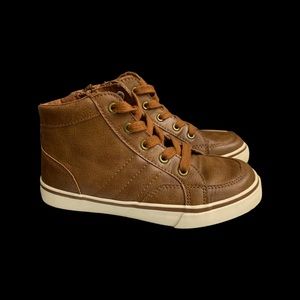 Boy’s Cat and Jack mid-top boots